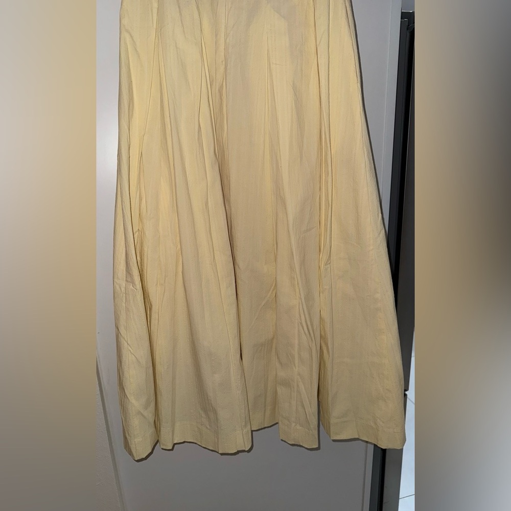 Sleeveless Square-Neck Midi Dress in Pale Yellow - Picture 12 of 15